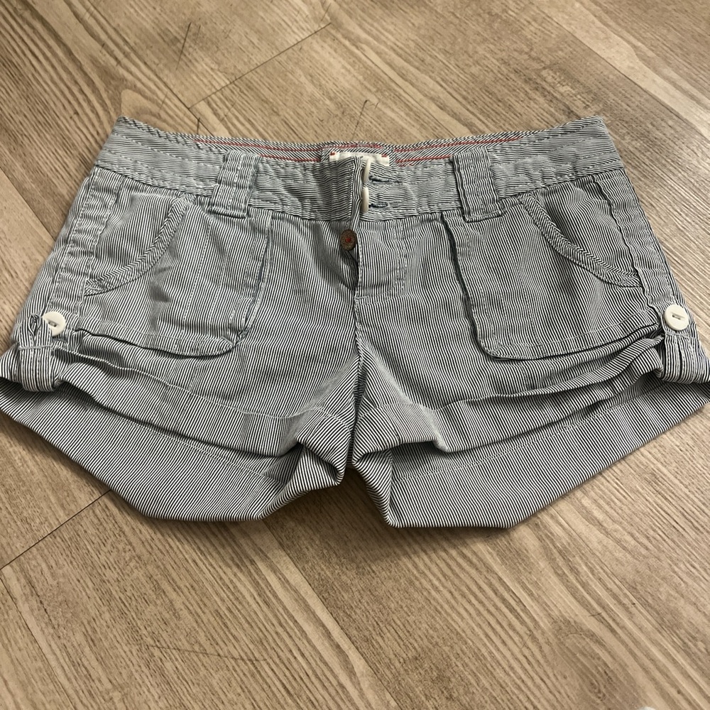 American Eagle Gray Cargo Shorts Relaxed Fit